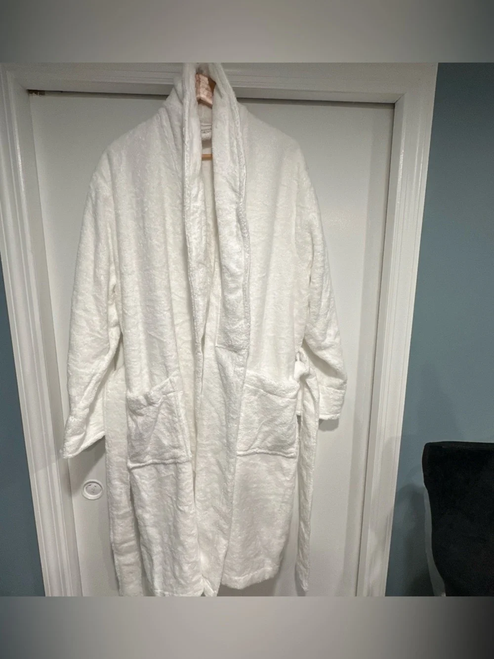 Threshold White Plush Bath Robe